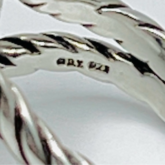 David Yurman Onyx & Diamond Cushion On
Point Ring - Picture 8 of 10